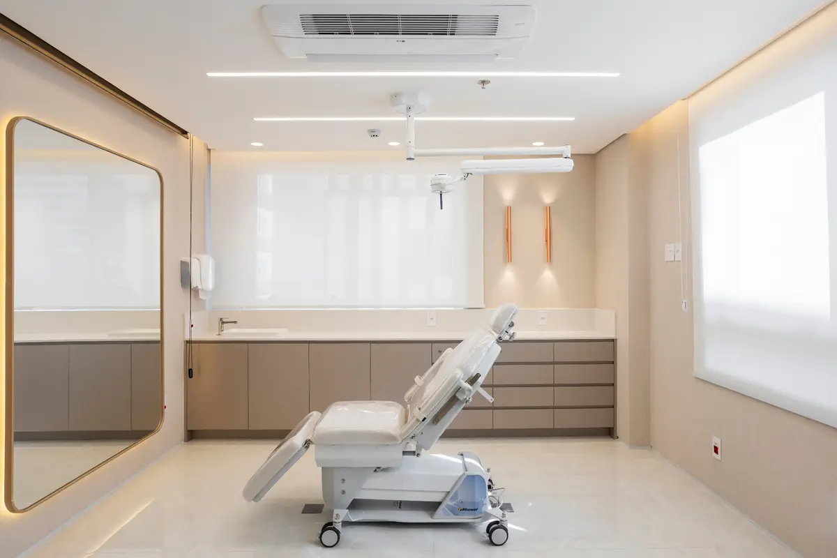 Sala de procedimentos da Clínica Belvitá em São Paulo