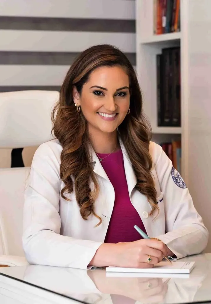 Dra. Isabela Maria Bertoglio, nutróloga da Clínica Belvitá em São Paulo